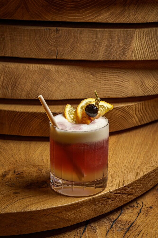 Фото Middle Eight