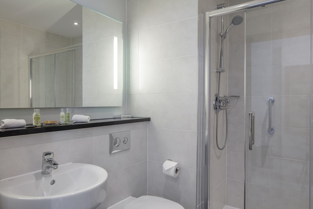 Фото DoubleTree by Hilton London Angel Kings Cross
