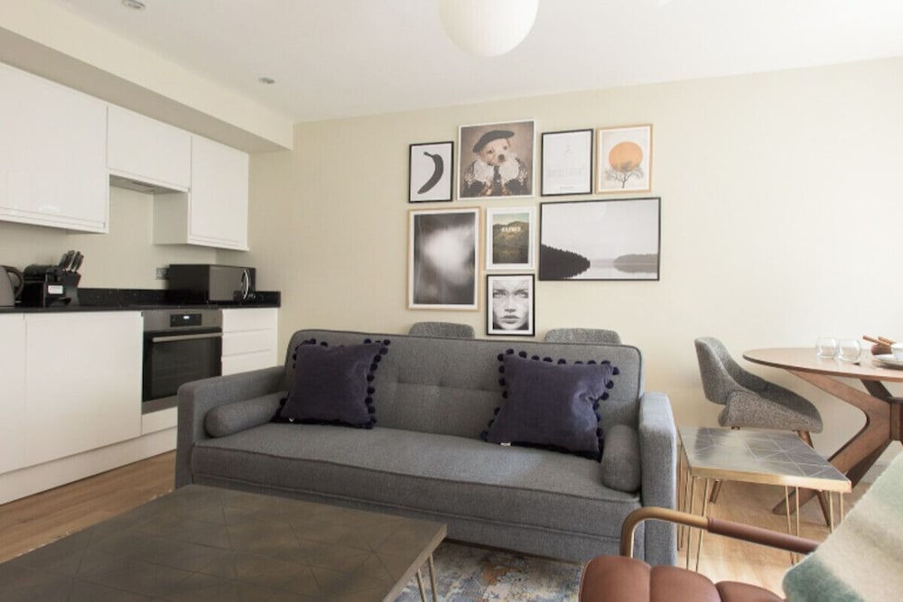 Фото The Mayfair Retreat - Modern & Central 1bdr in 3 Apartments