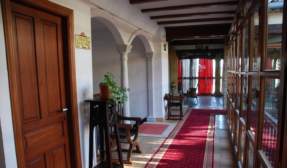 Фото Hotel Alvar Fañez