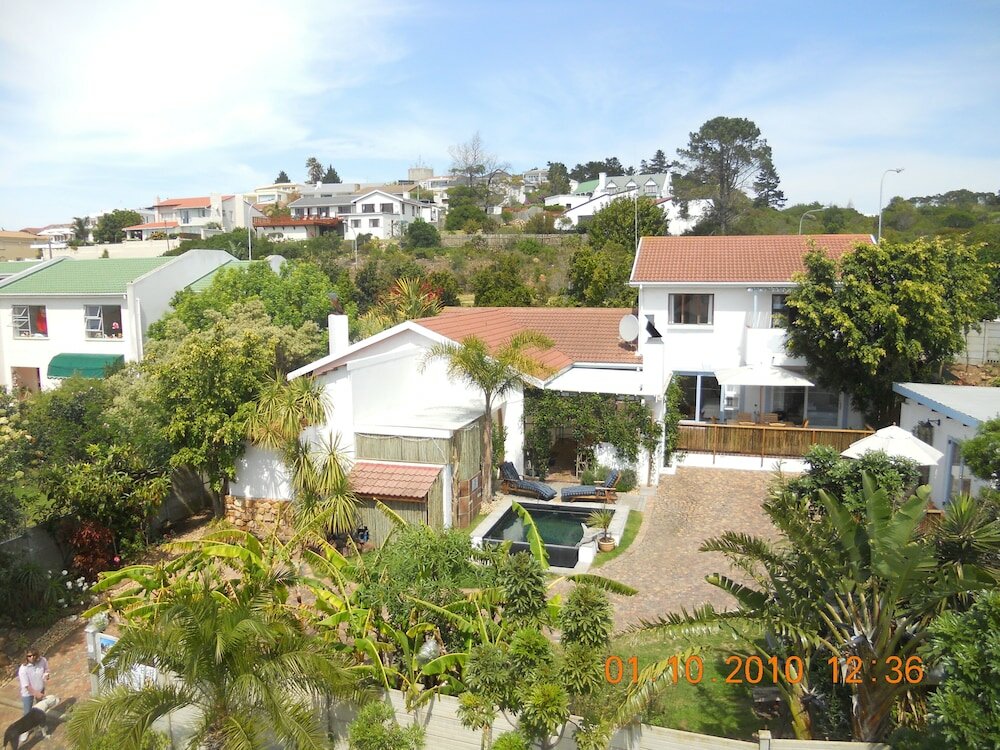 Фото La Boheme Bed and Breakfast