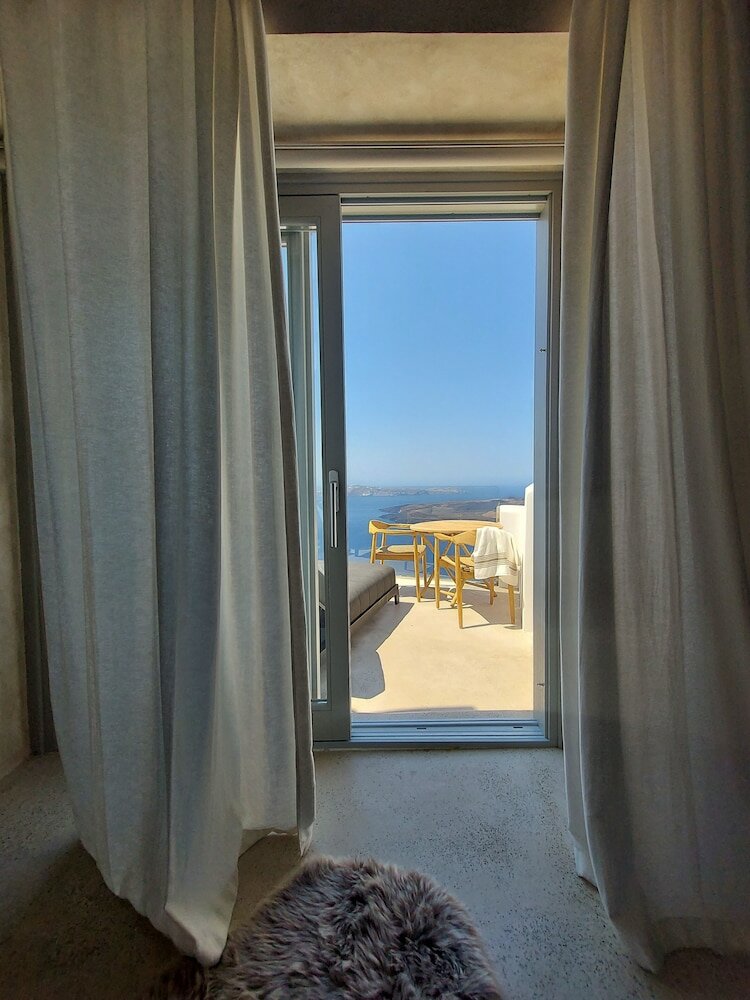 Фото Cocoon Suites