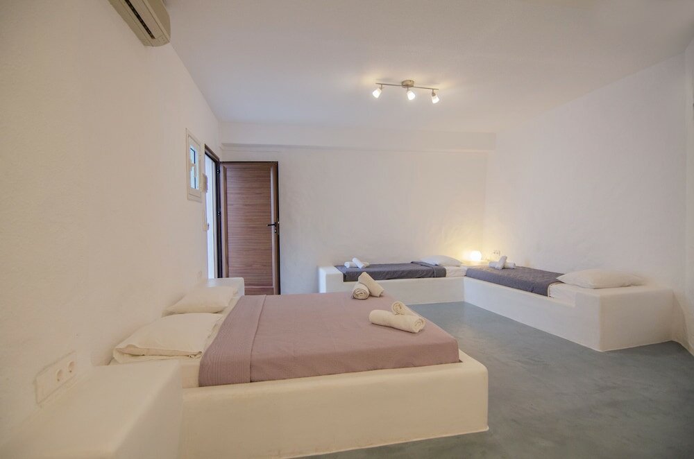 Фото George & Irene Hotel