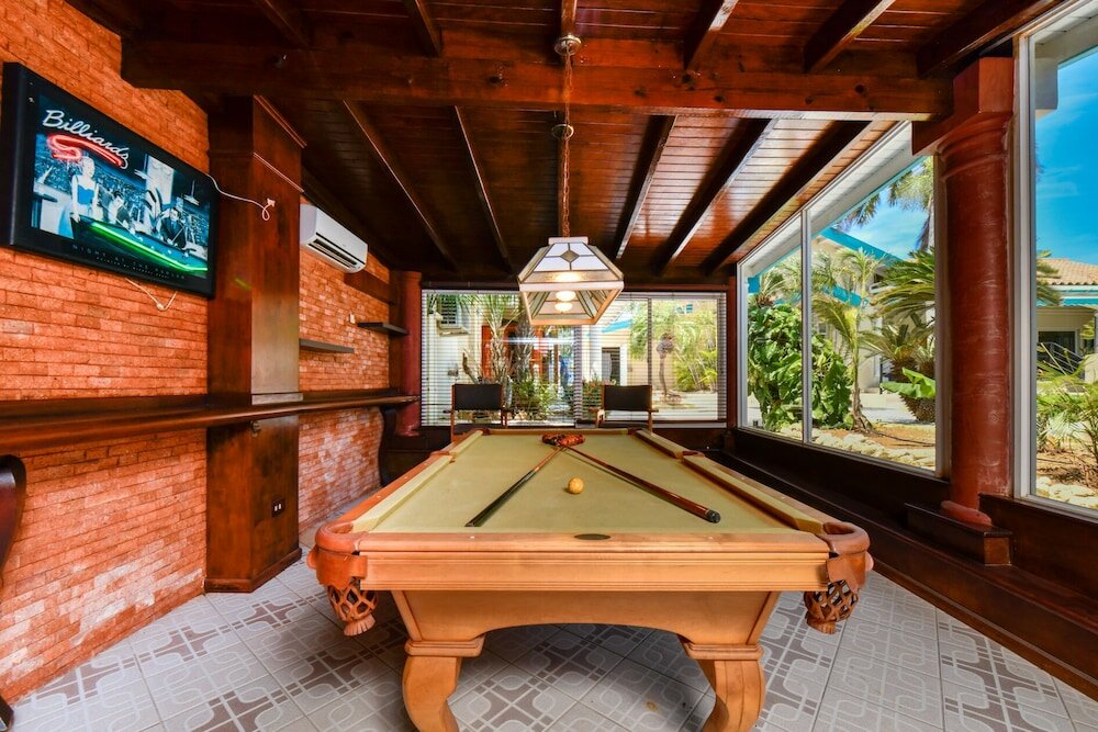 Фото Massive Oceanfront Villa - SPA - Sauna - Gameroom - Malmok!