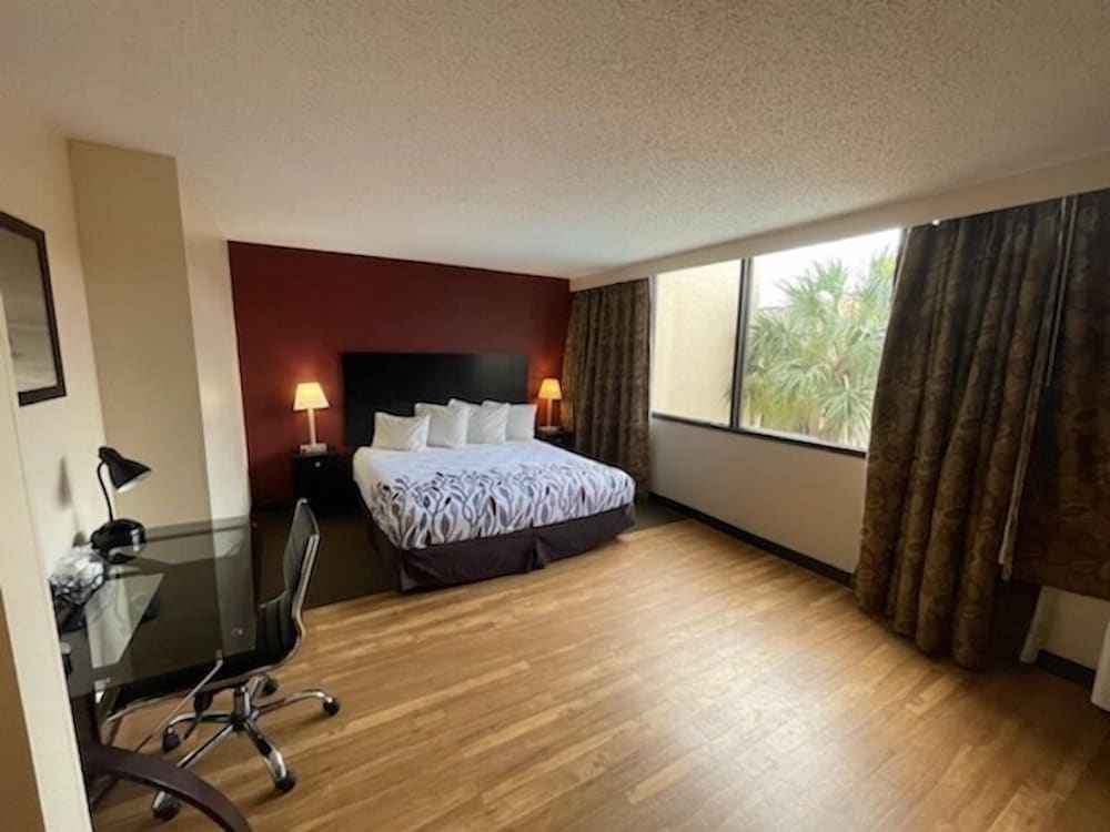 Фото Tropical Palms Hotel