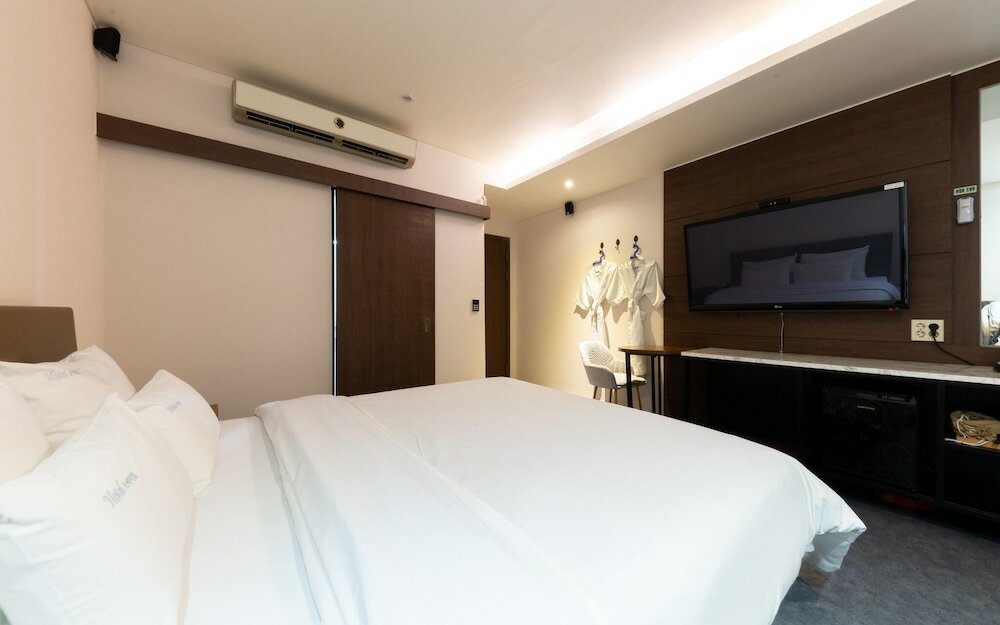 Фото Daejeon Yuseong SPA Tower