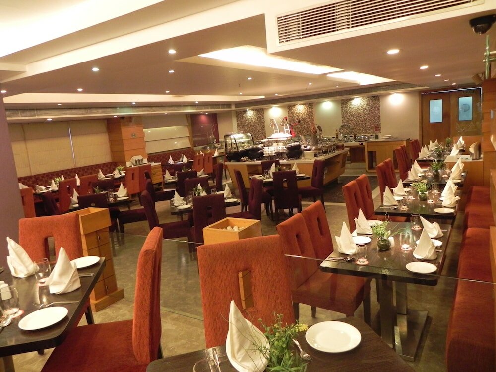 Фото Ramada by Wyndham Ahmedabad