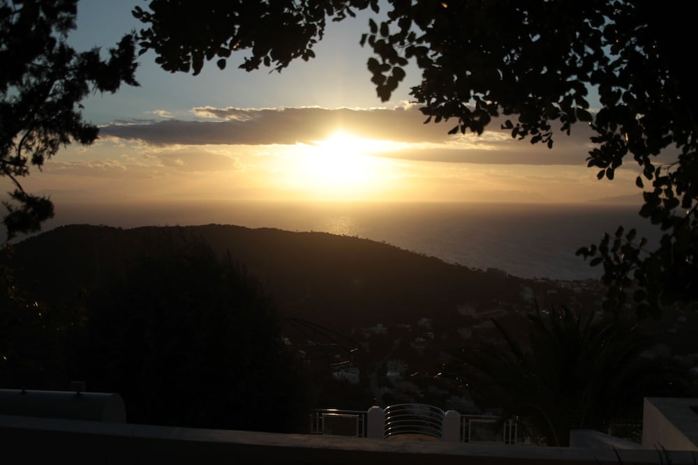 Фото Infinity Blue Suites