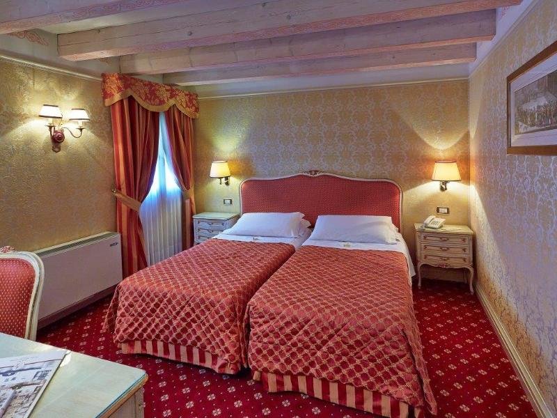 Фото Hotel Antiche Figure