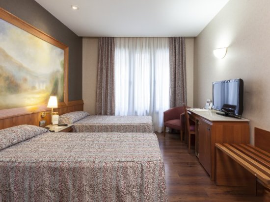 Фото Catalonia Excelsior Hotel