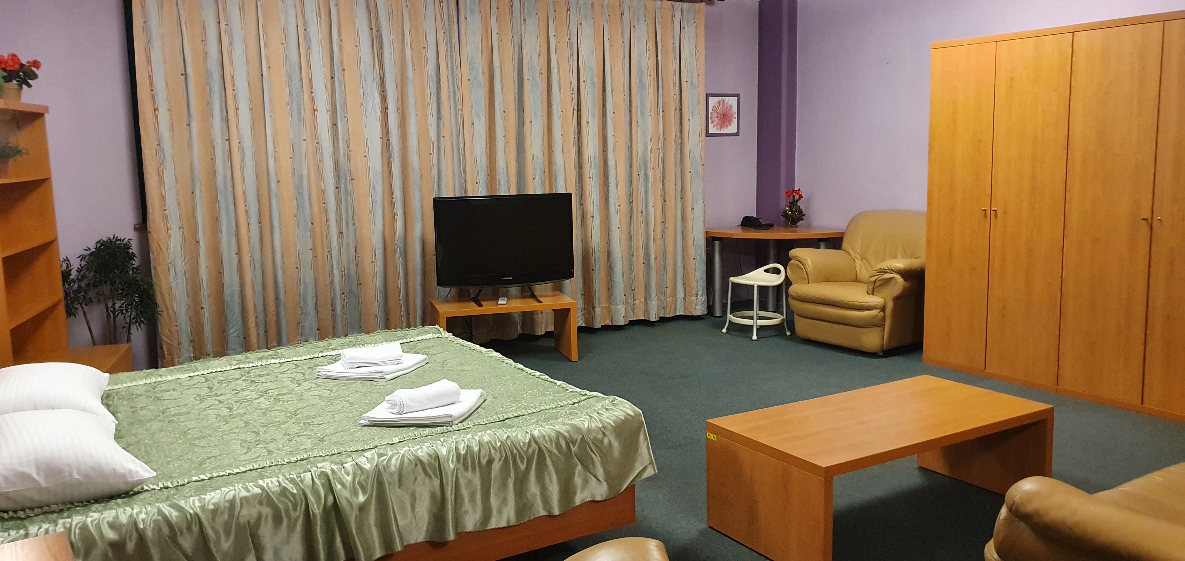 Фото отеля 2