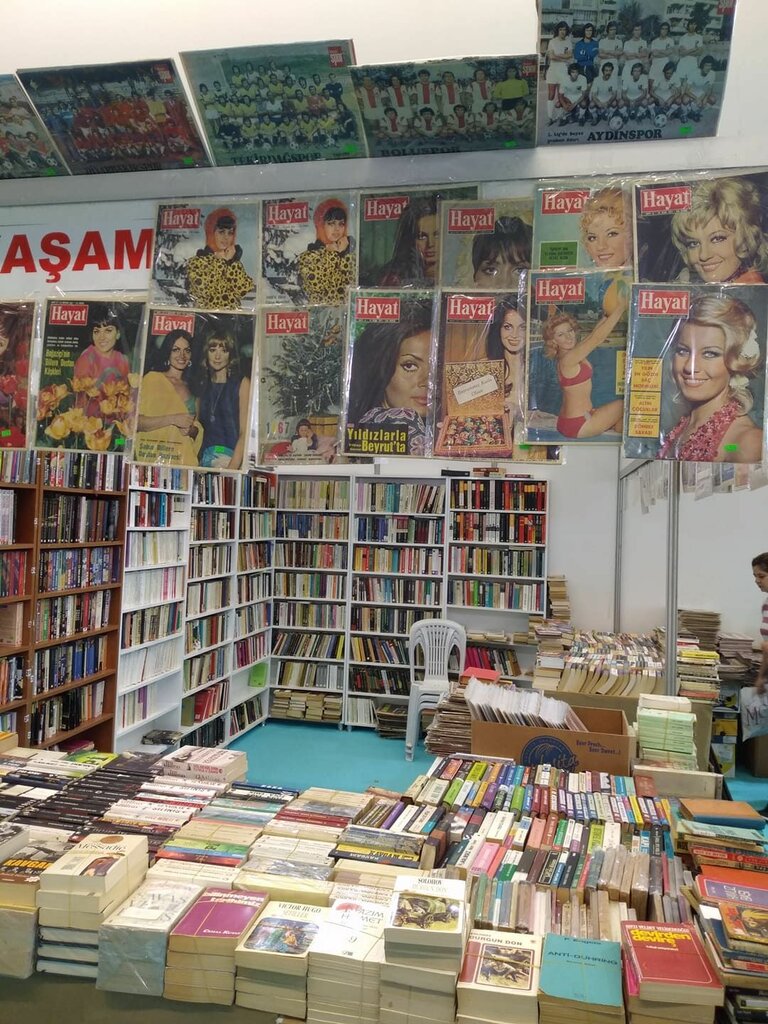 Bookstore Yaşam Secondhand Bookstore, Ankara, photo