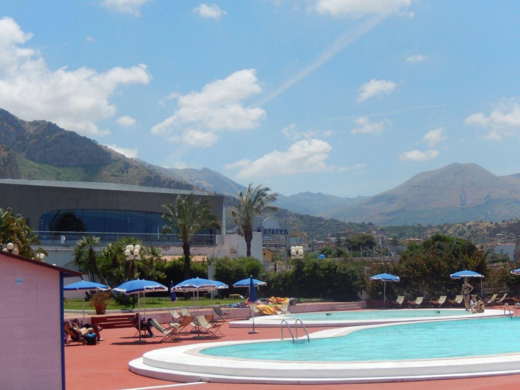 Фото Saracen Sands Hotel and Congress Centre