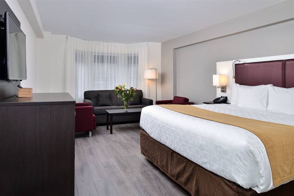 Фото The Saint James Hotel, An Ascend Hotel Collection Member