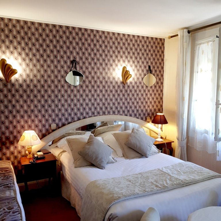 Фото Hostellerie du Grand Sully