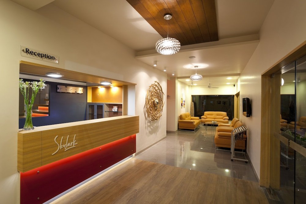 Фото Skylark Business Hotel