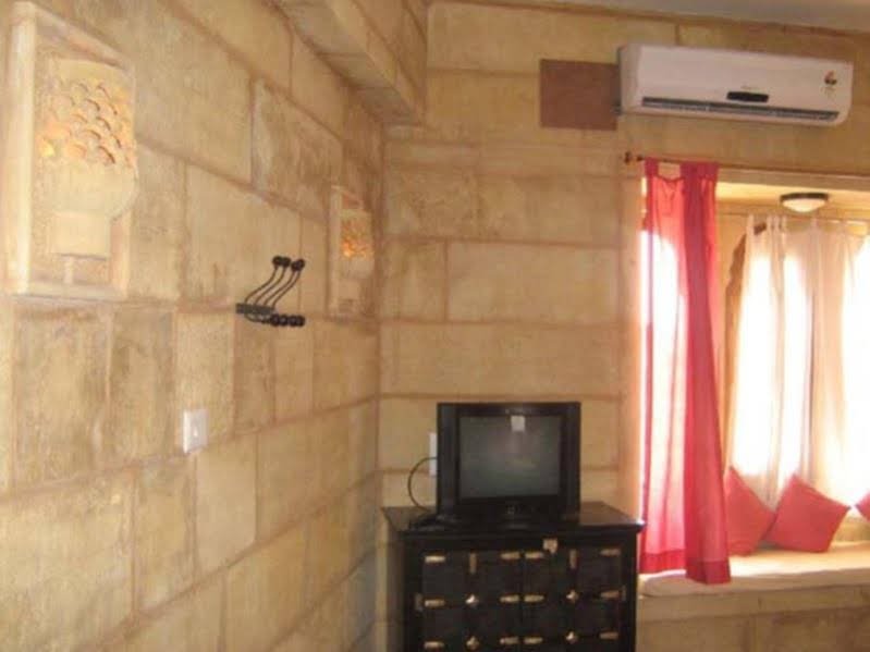 Фото Hotel Lal Garh Fort And Palace