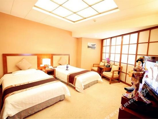 Фото Century Plaza Hotel