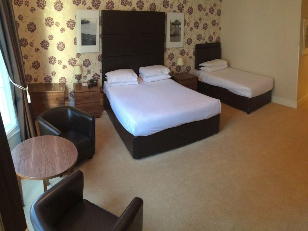 Фото Queens Hotel