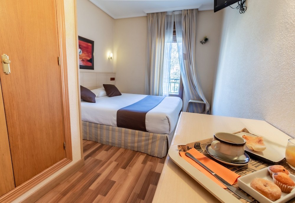 Фото Hostal Rural El Caño by Viverestays