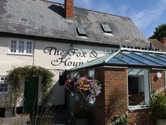 Фото The Fox and Hounds