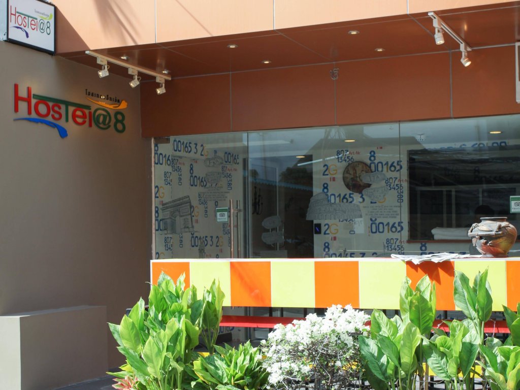 Фото Hostel 8 Sukhumvit Nana Bangkok
