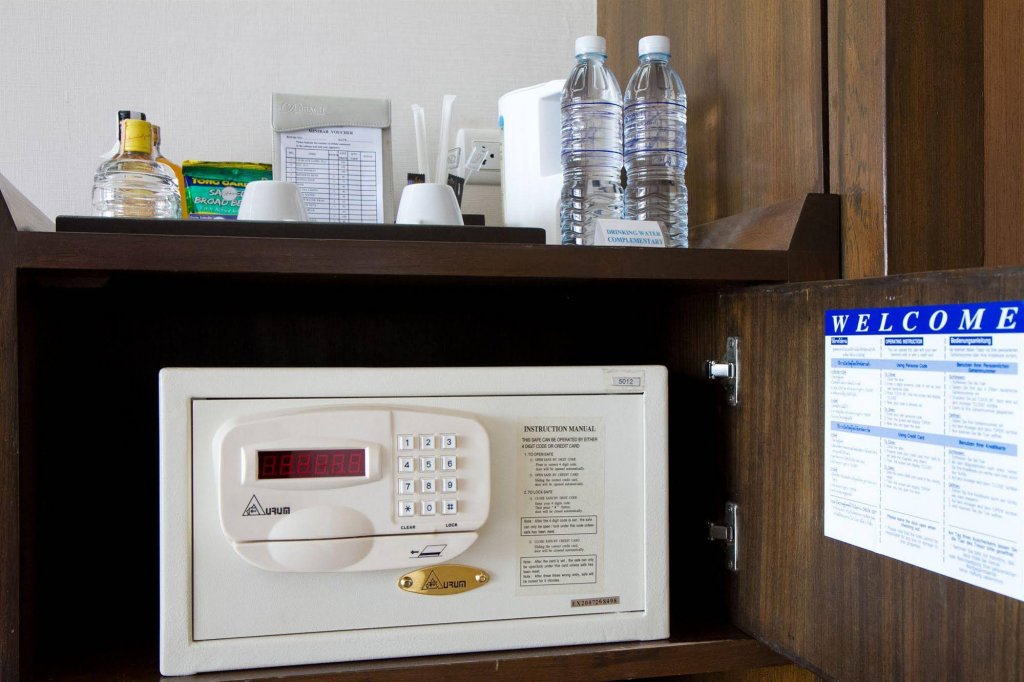 Фото Pattaya Discovery Beach Hotel