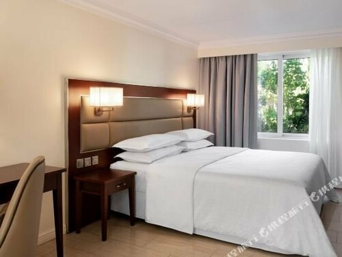 Гостиница Sheraton Samoa Aggie Grey's Hotel & Bungalows в Апиа