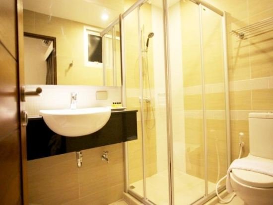 Фото April Suites