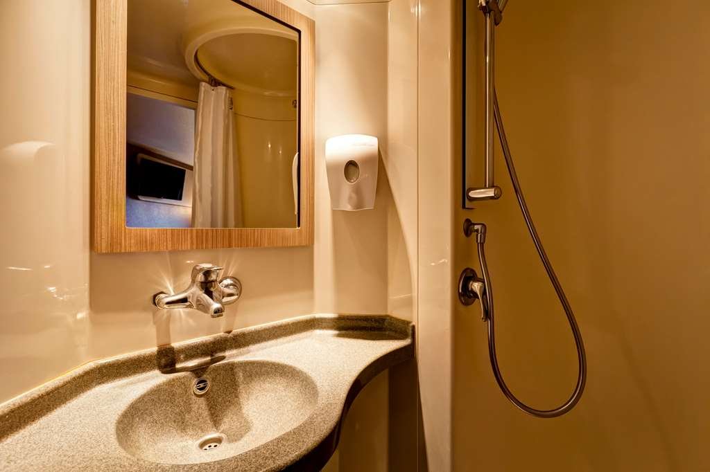 Фото Premiere Classe Lyon Centre - Gare Part Dieu