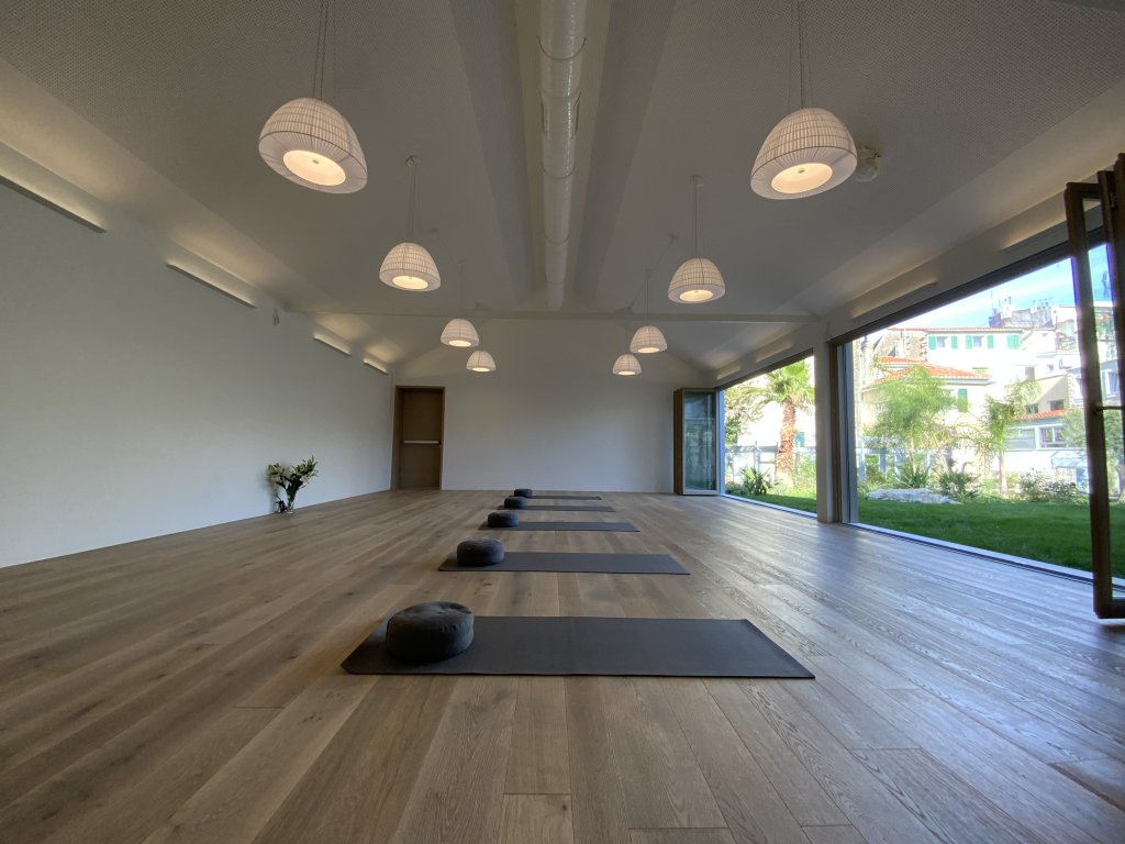 Фото Divota Apartment Hotel