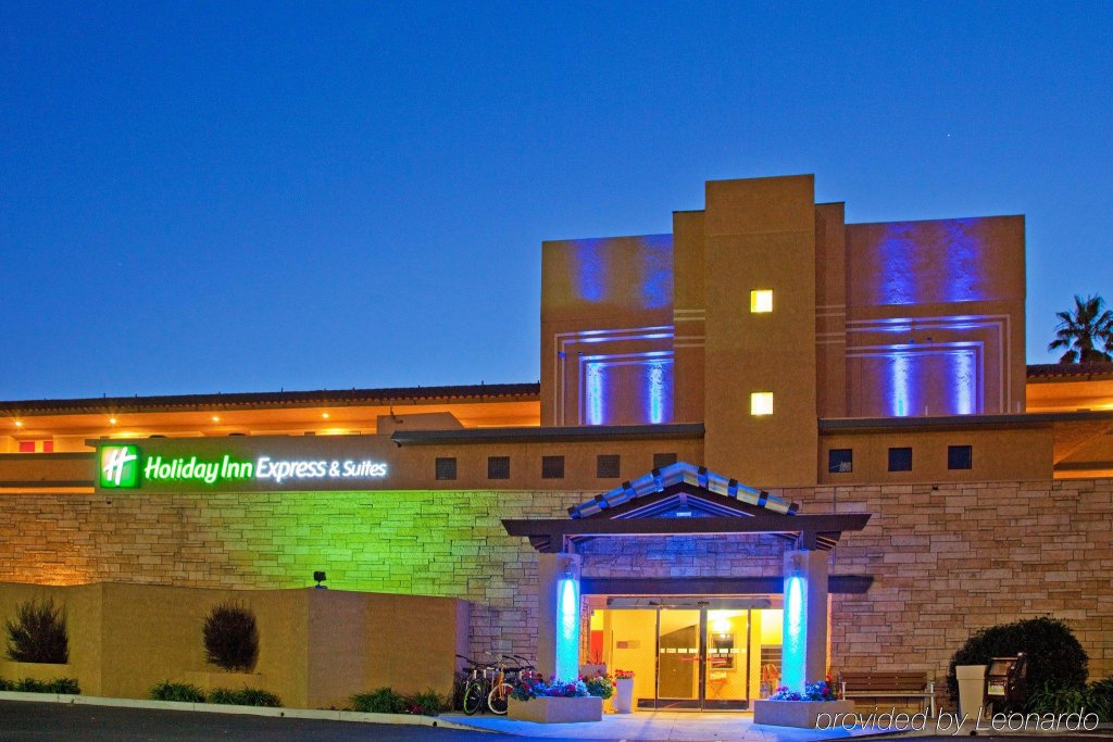 Фото Holiday Inn Express Hotel & Suites Ventura, an Ihg Hotel