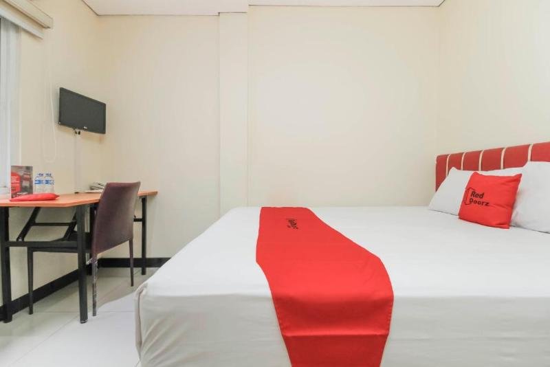 Фото RedDoorz @ Pemuda