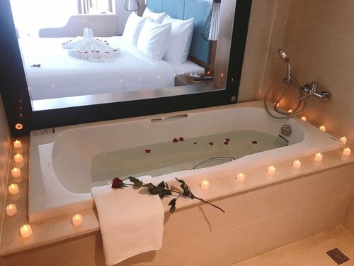 Гостиница Maximilan Beach Hotel в Дананге