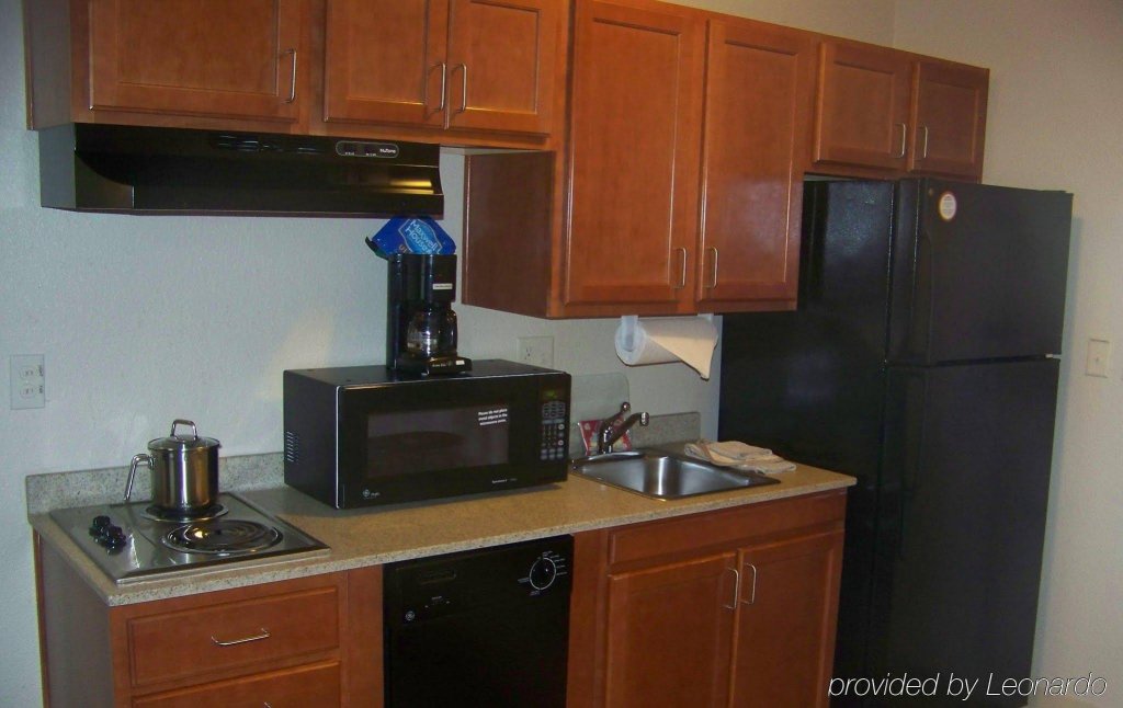 Фото Candlewood Suites Boise Towne Square