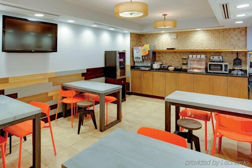 Гостиница La Quinta Inn & Suites by Wyndham Brooklyn Downtown в Нью-Йорке