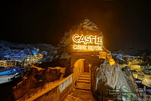Castle Cave Hotel