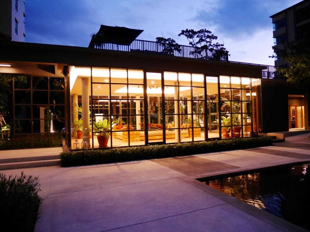 Фото отеля 1