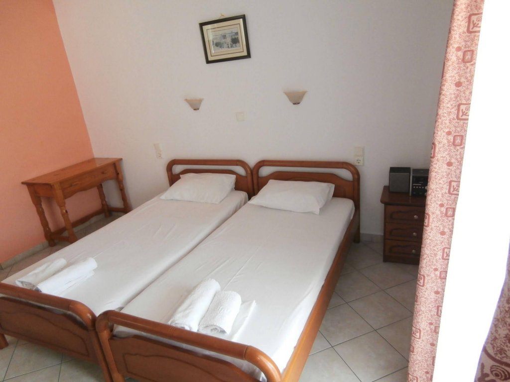 Фото Christina Studios & Apartments