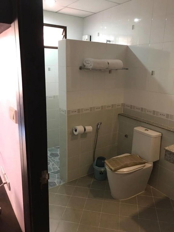 Фото Zip Lounge & Apartments