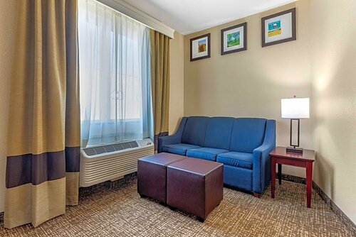 Гостиница Comfort Suites Plano - Dallas North в Плано