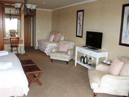 Фото On the Cliff Guest House