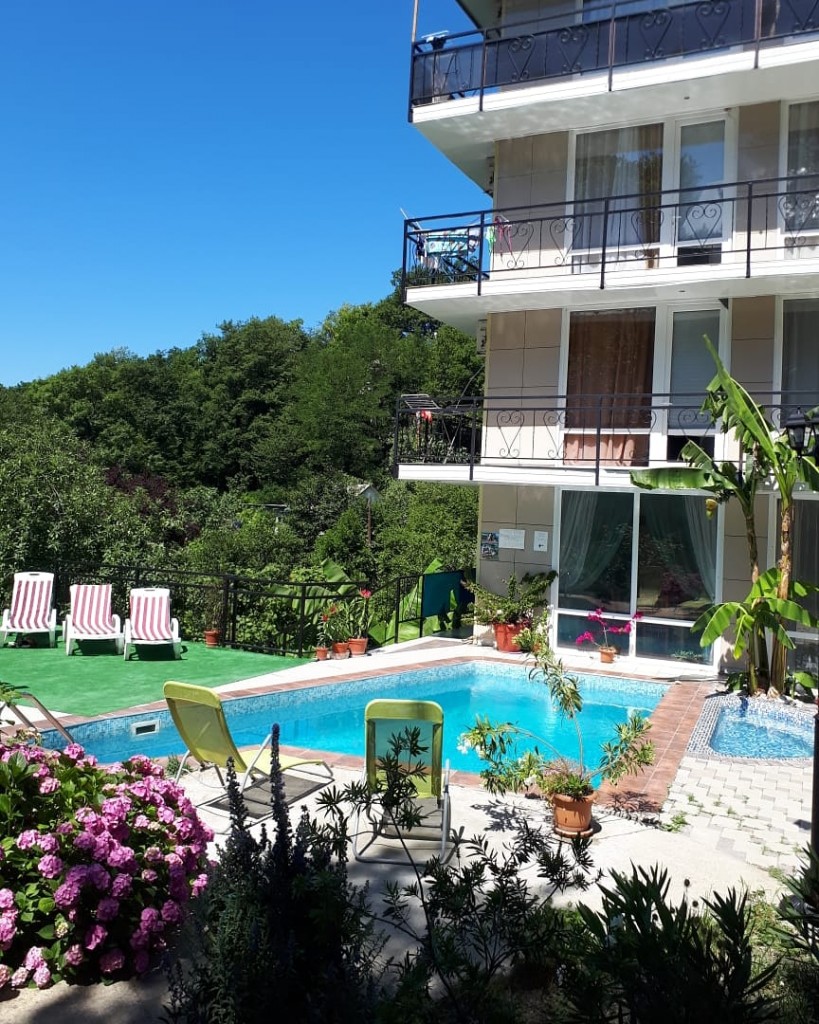 Фото отеля 1