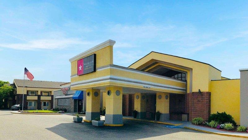 Фото Magnuson Hotel Virginia Beach