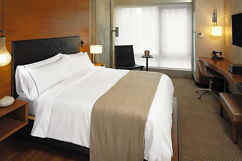 Фото Renaissance New York Midtown Hotel