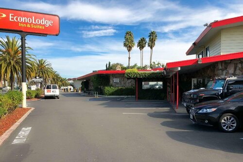 Гостиница Econo Lodge Inn and Suites Oakland Airport в Окленде