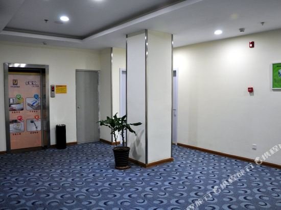 Фото 7 Days Inn Tianjin Chang Hong Park Railway Station