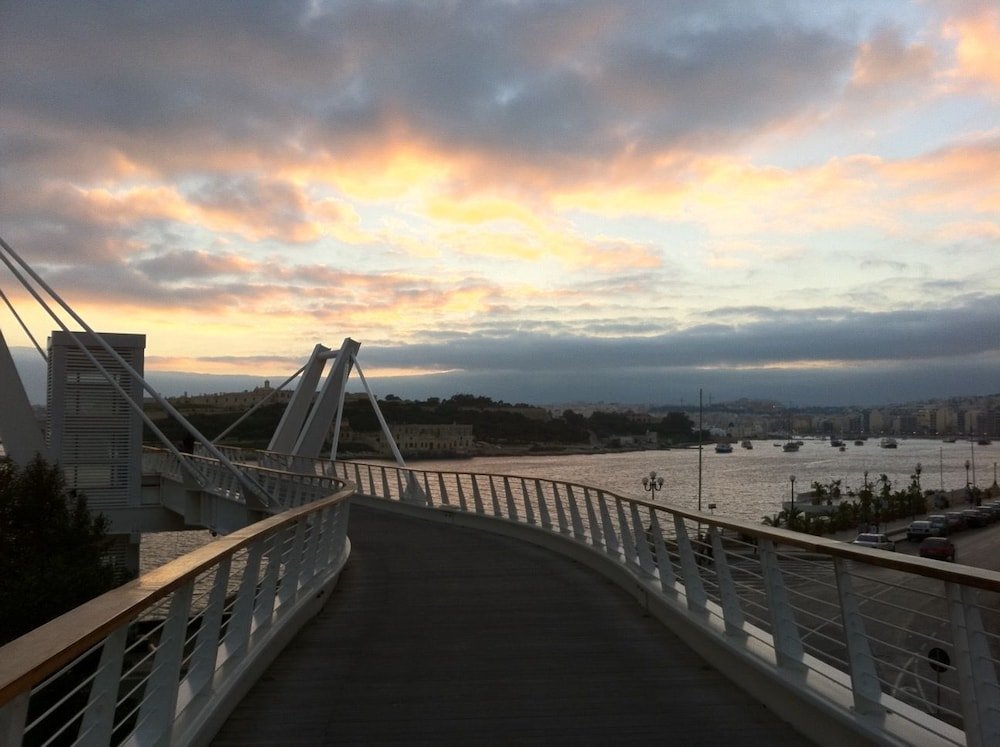 Фото Magical Rooftop Penthouse, Best Location In Sliema