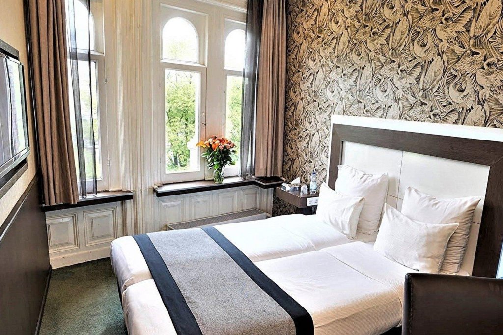 Фото отеля 2