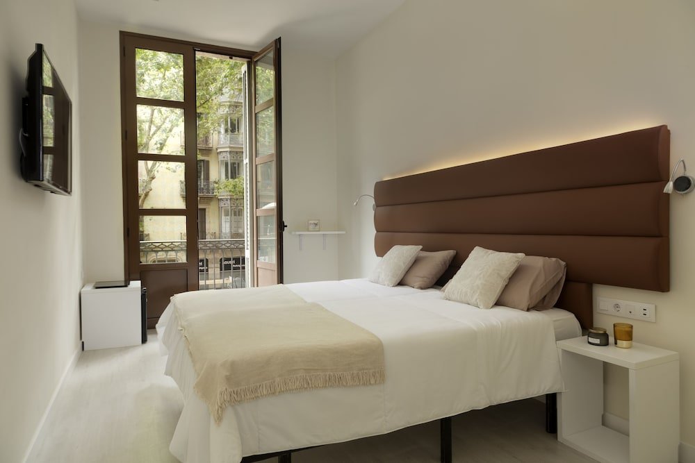 Фото Líbere Barcelona Sant Antoni